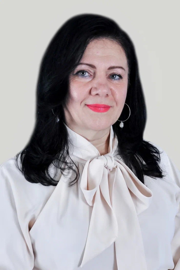 Учитель-логопед, высшая квалификационная категория Жеребнева Лариса Иванова.